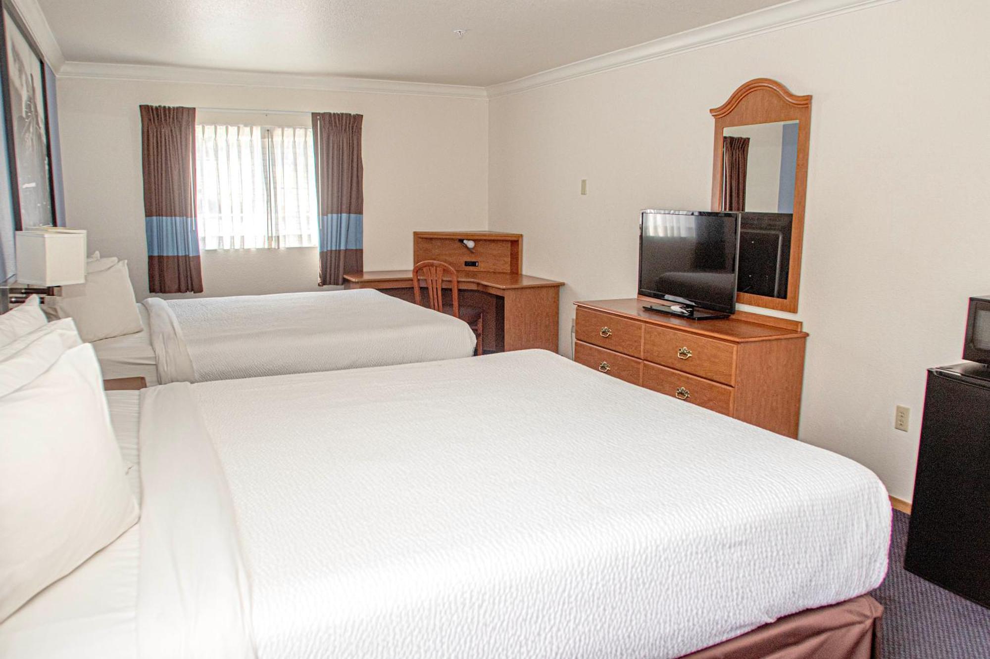 Creekside Inn & Suites Уилиц Екстериор снимка