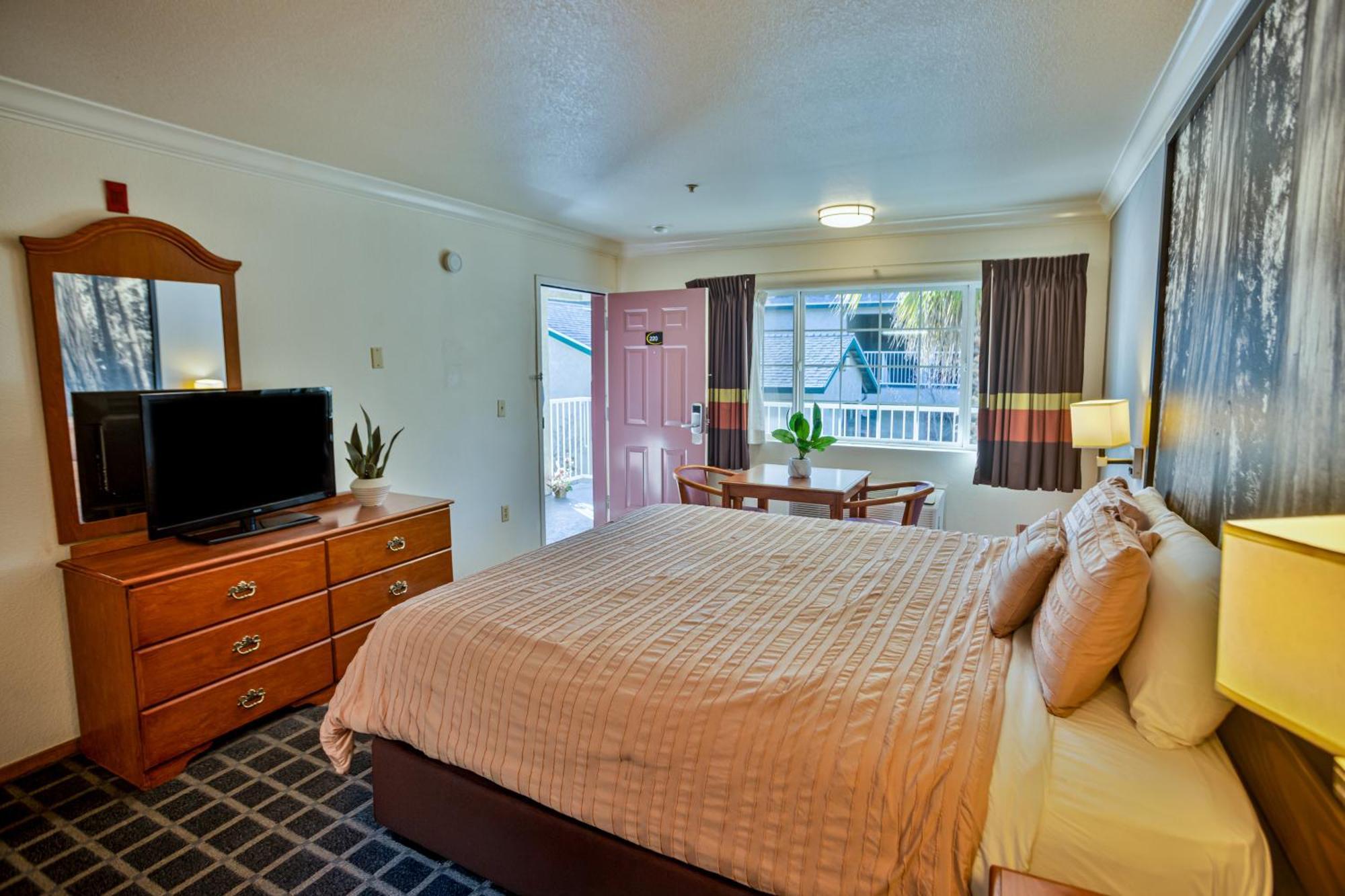 Creekside Inn & Suites Уилиц Екстериор снимка