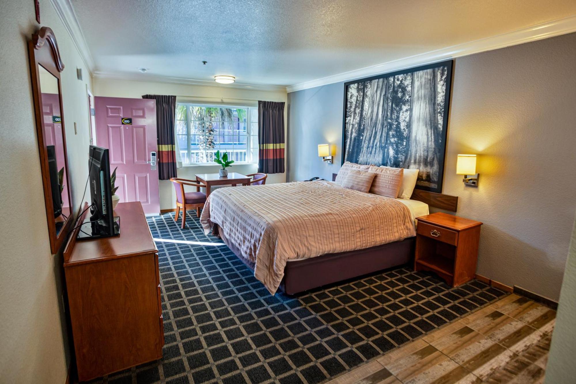 Creekside Inn & Suites Уилиц Екстериор снимка