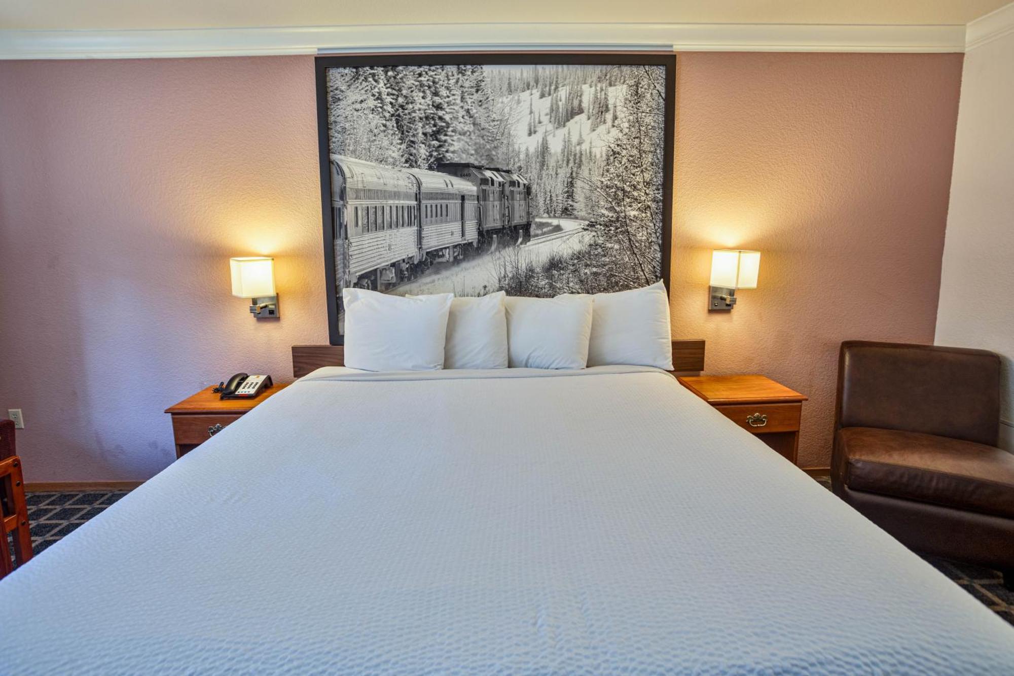 Creekside Inn & Suites Уилиц Екстериор снимка