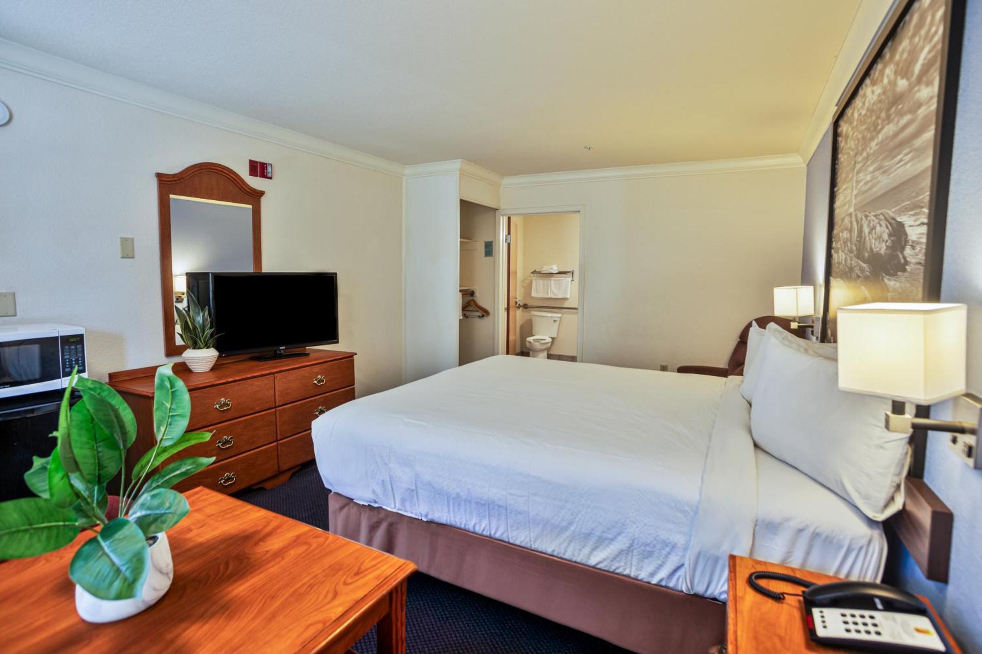 Creekside Inn & Suites Уилиц Екстериор снимка