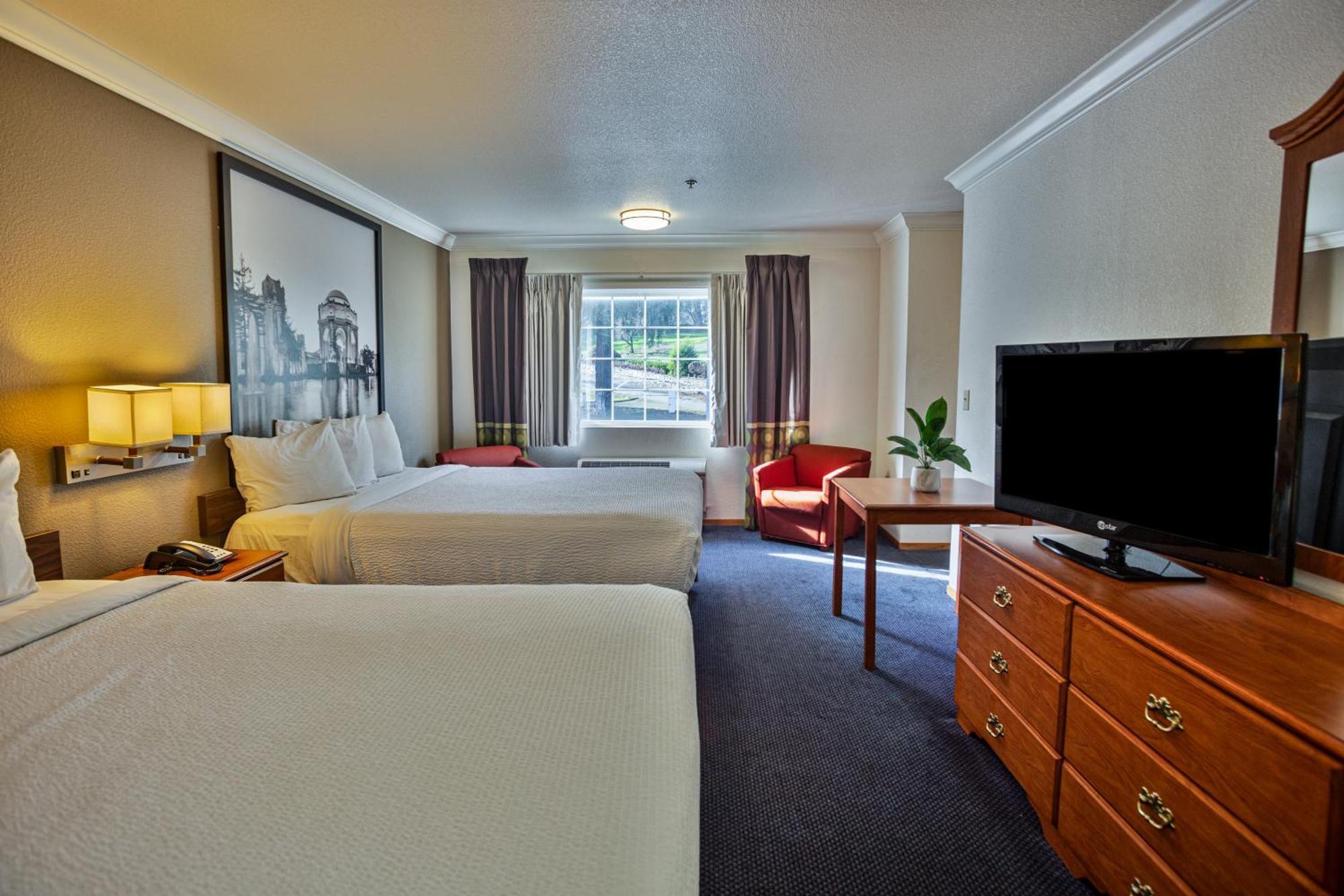 Creekside Inn & Suites Уилиц Екстериор снимка