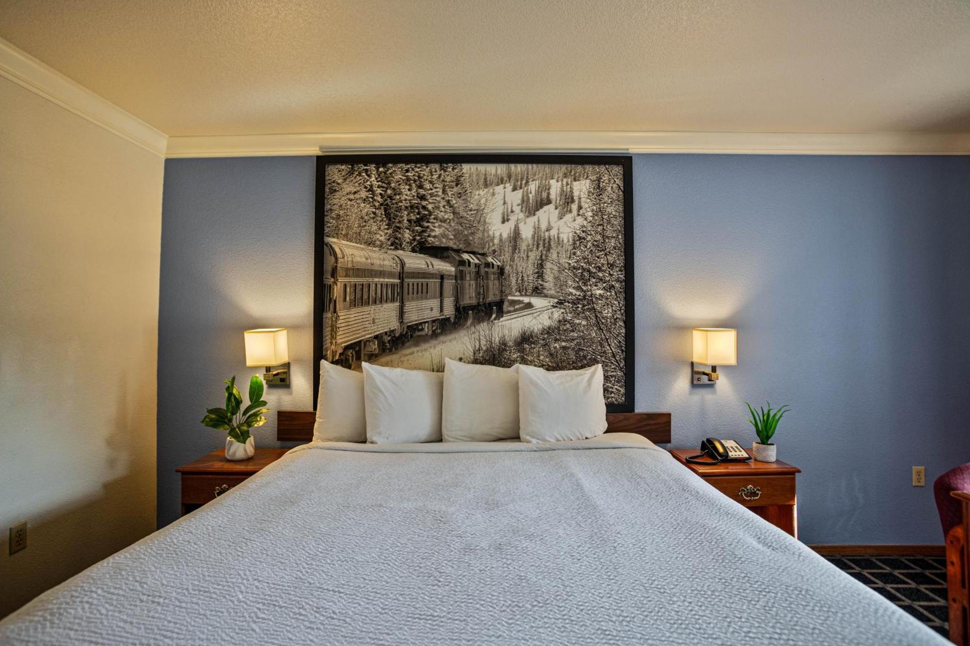 Creekside Inn & Suites Уилиц Екстериор снимка