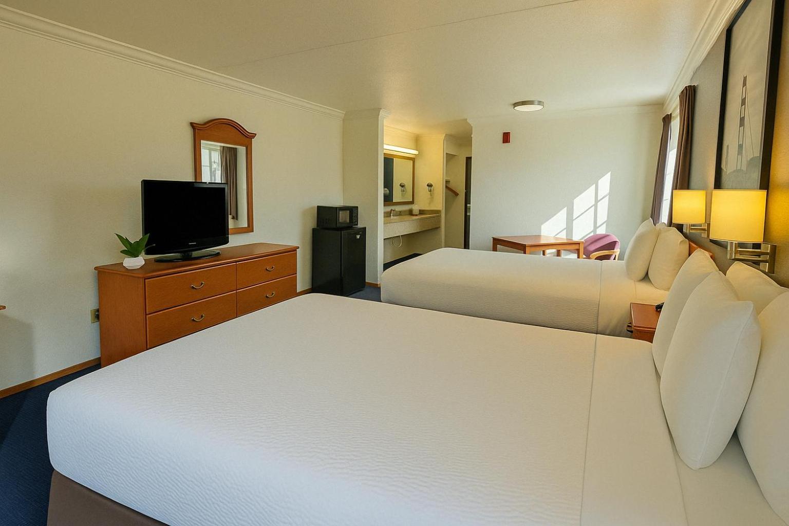 Creekside Inn & Suites Уилиц Екстериор снимка