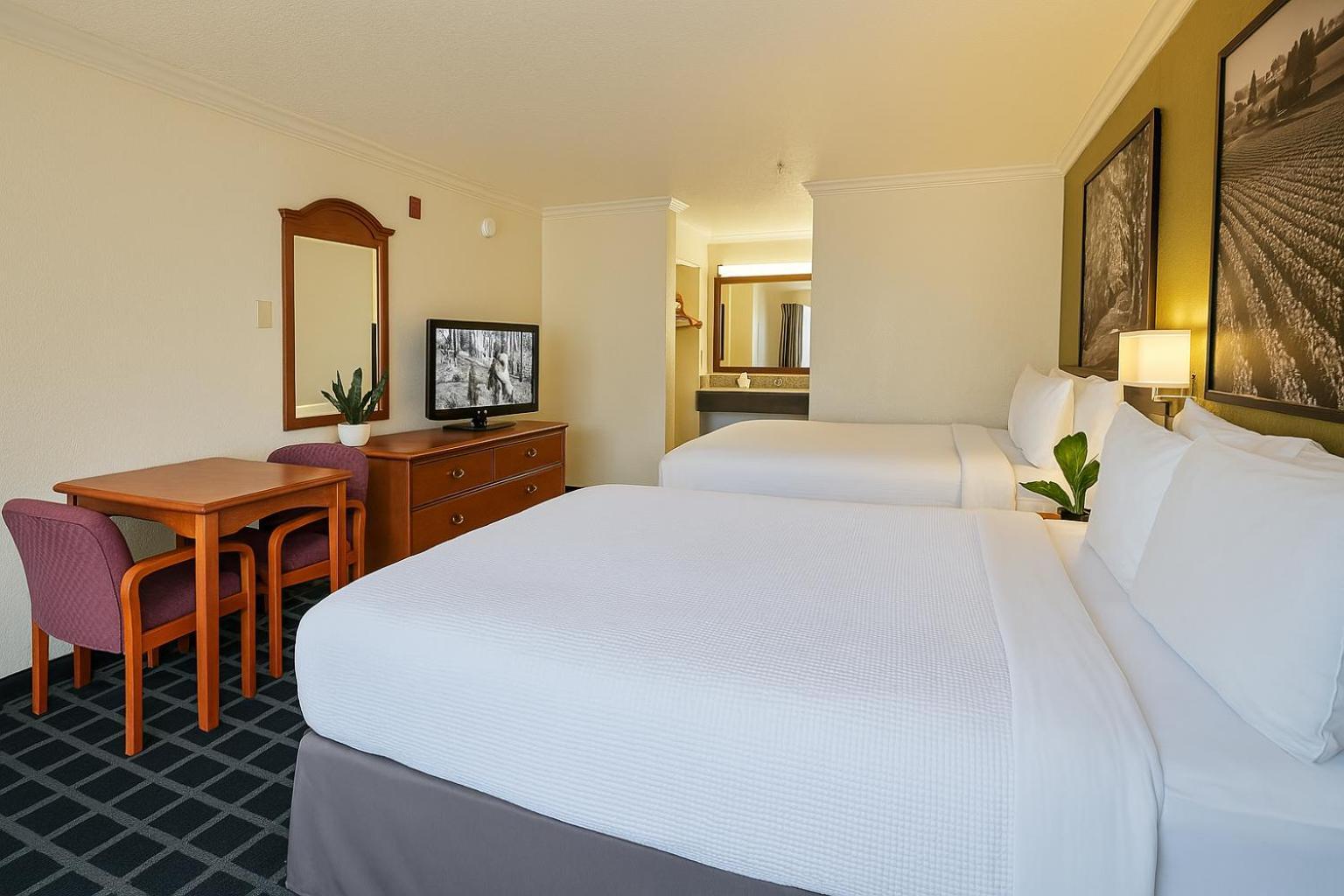 Creekside Inn & Suites Уилиц Екстериор снимка